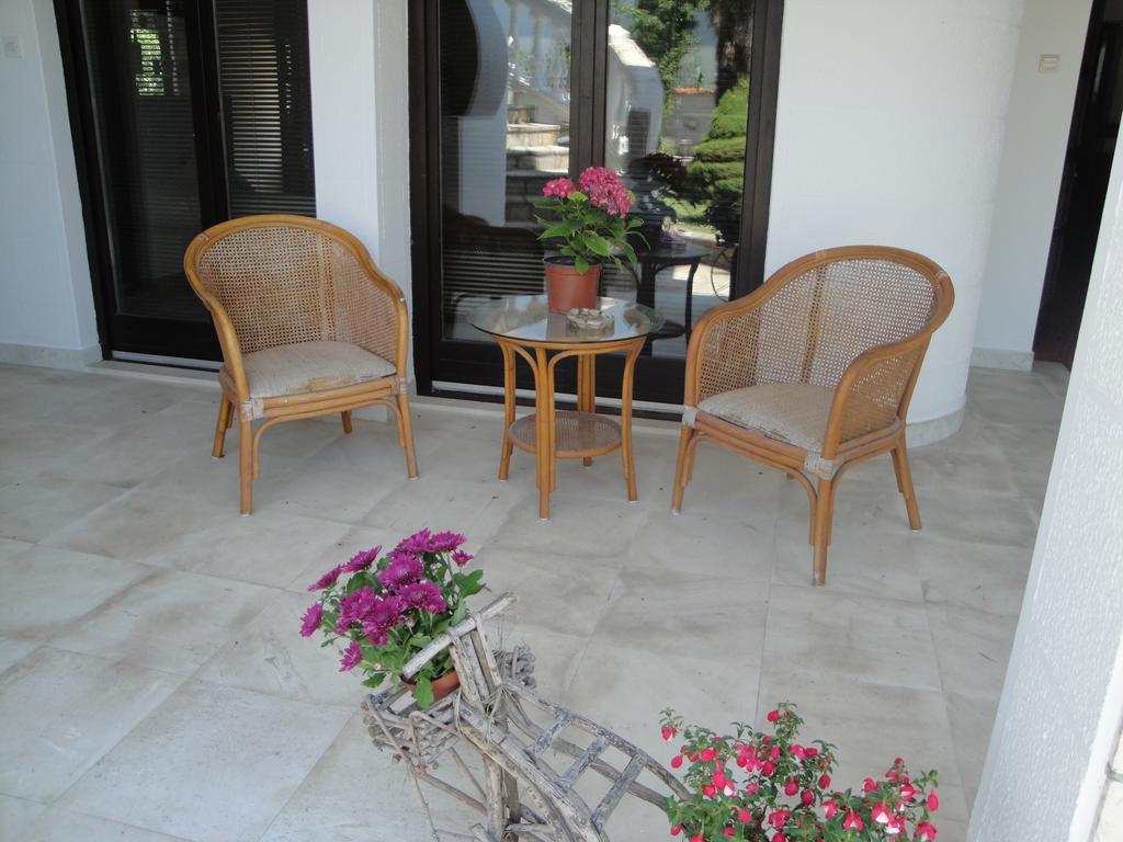 Leisure House Jovovic Βίλα Bar Δωμάτιο φωτογραφία